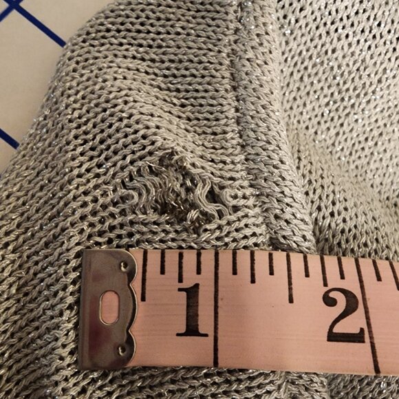 Vince Camuto V Neck Sweater NWT Silver Large- Hole in shoulder - Picture 10 of 11